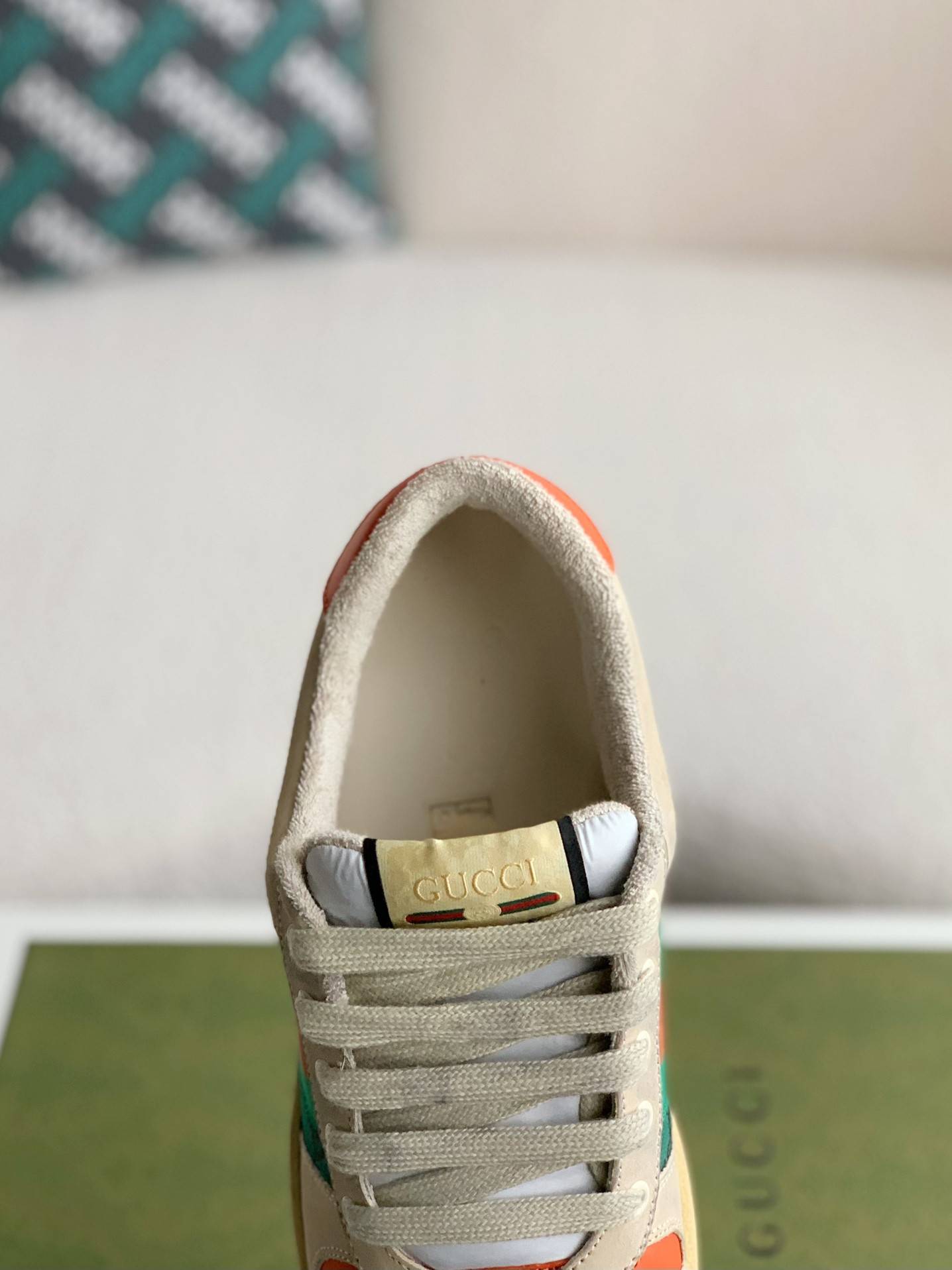 GU*IDirty shoes