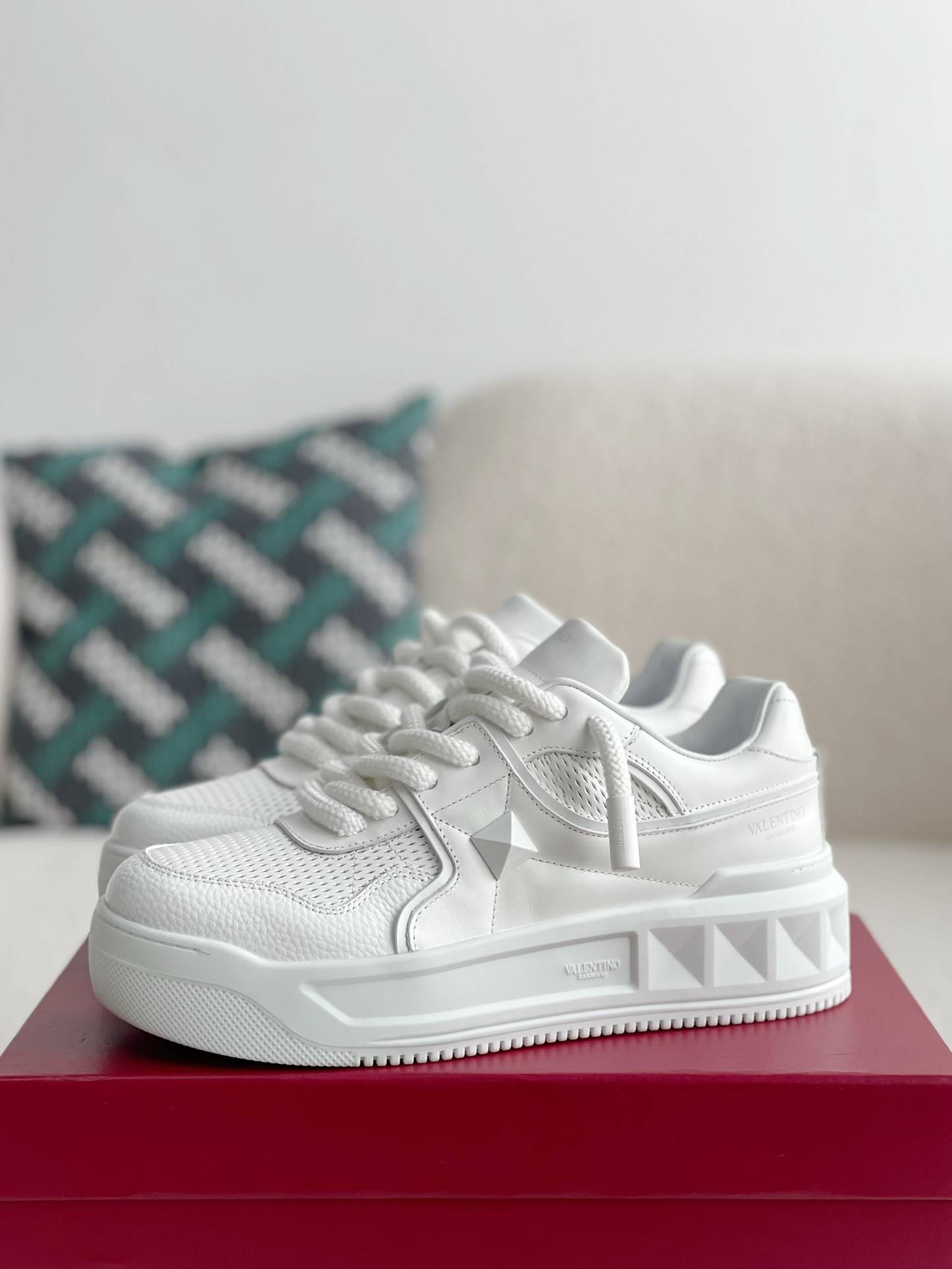 Va1e*ntin0 One Stud Sneakers