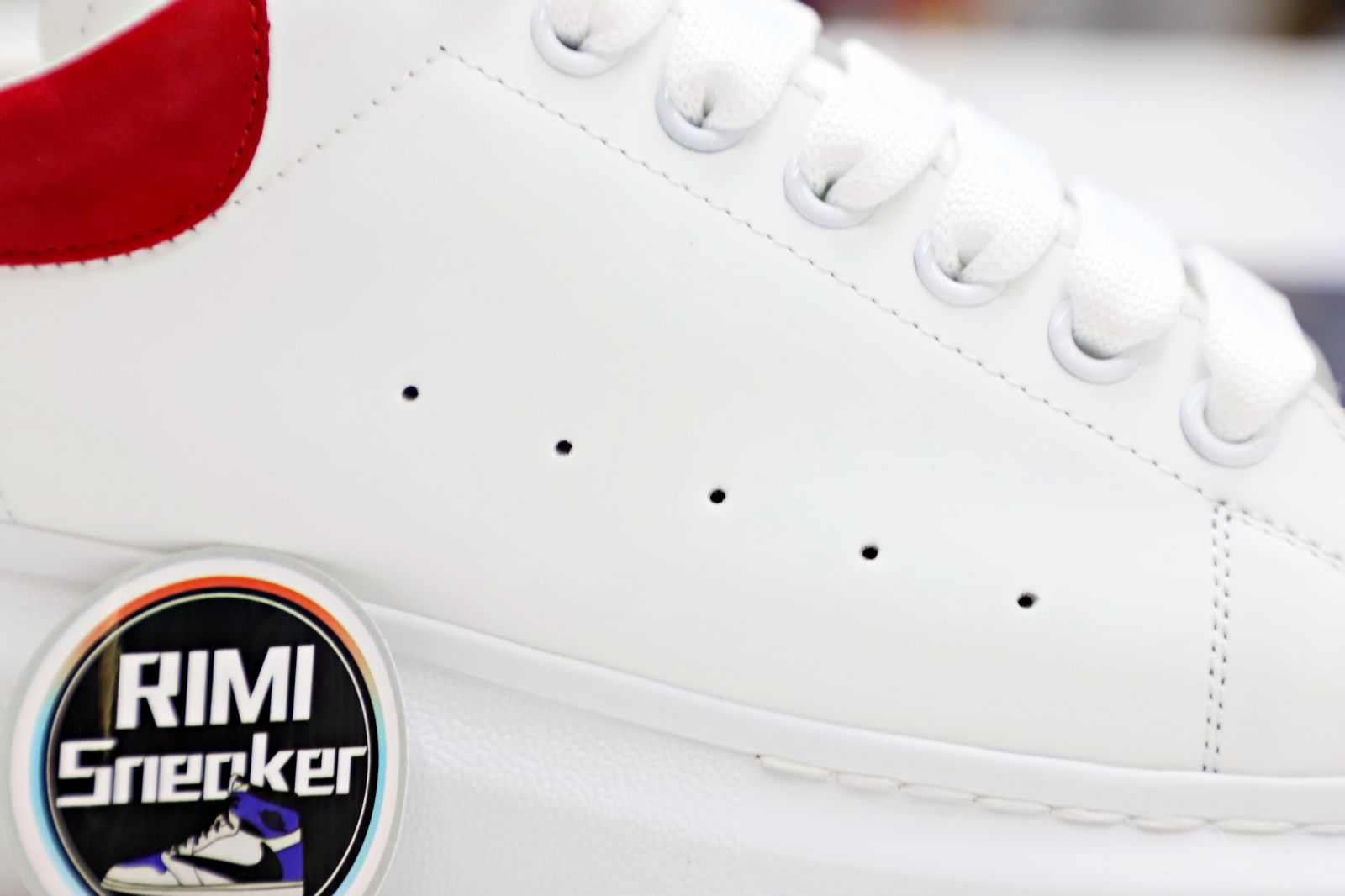 ALXNDER MC Mcqv*en WHITE SMOOTH CALF LEATHER RED SUEDE