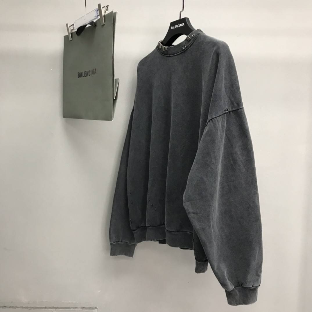 Ba1en*iaga neckline hardware perforated hoodie