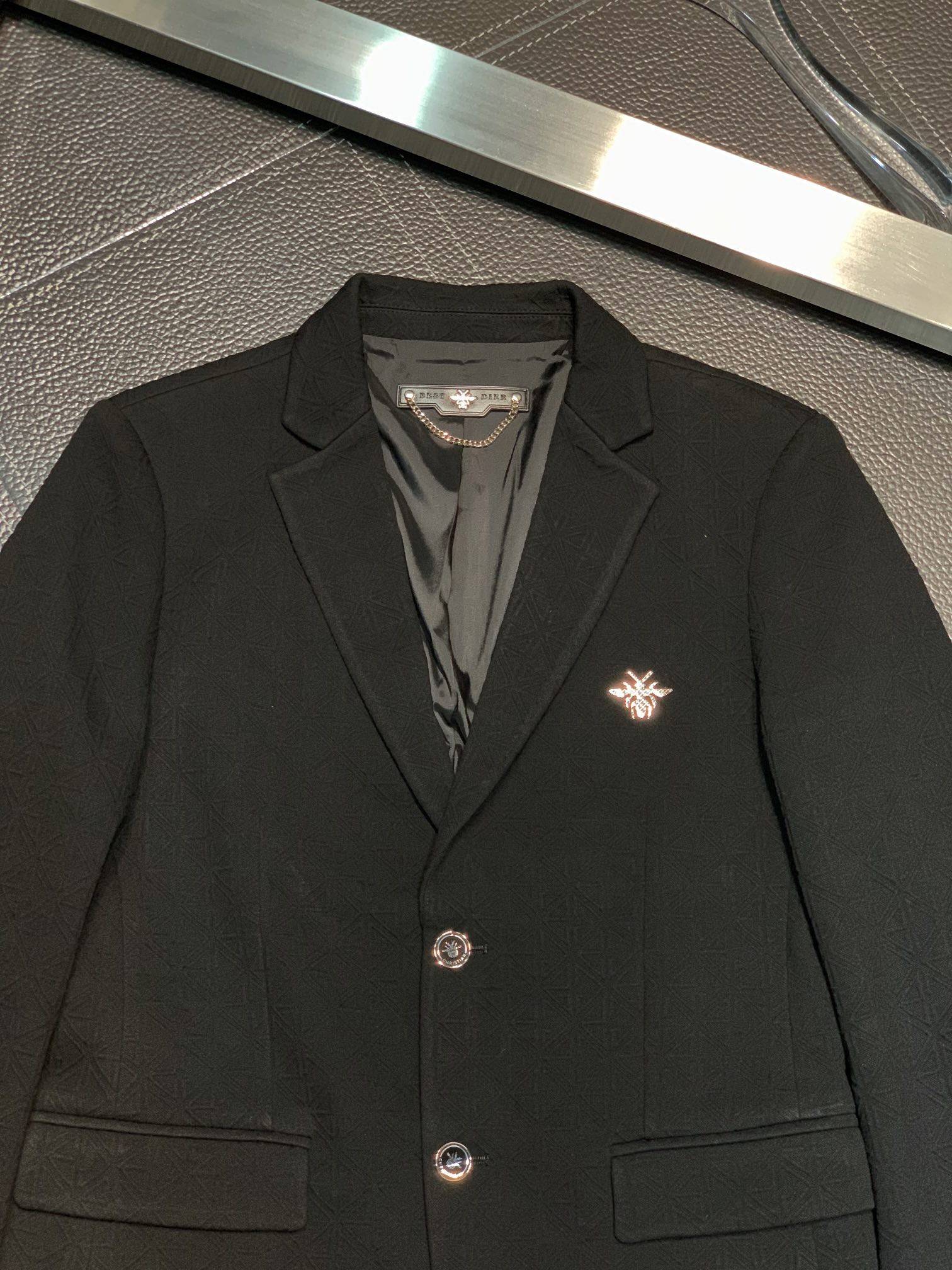 D10r casual suits