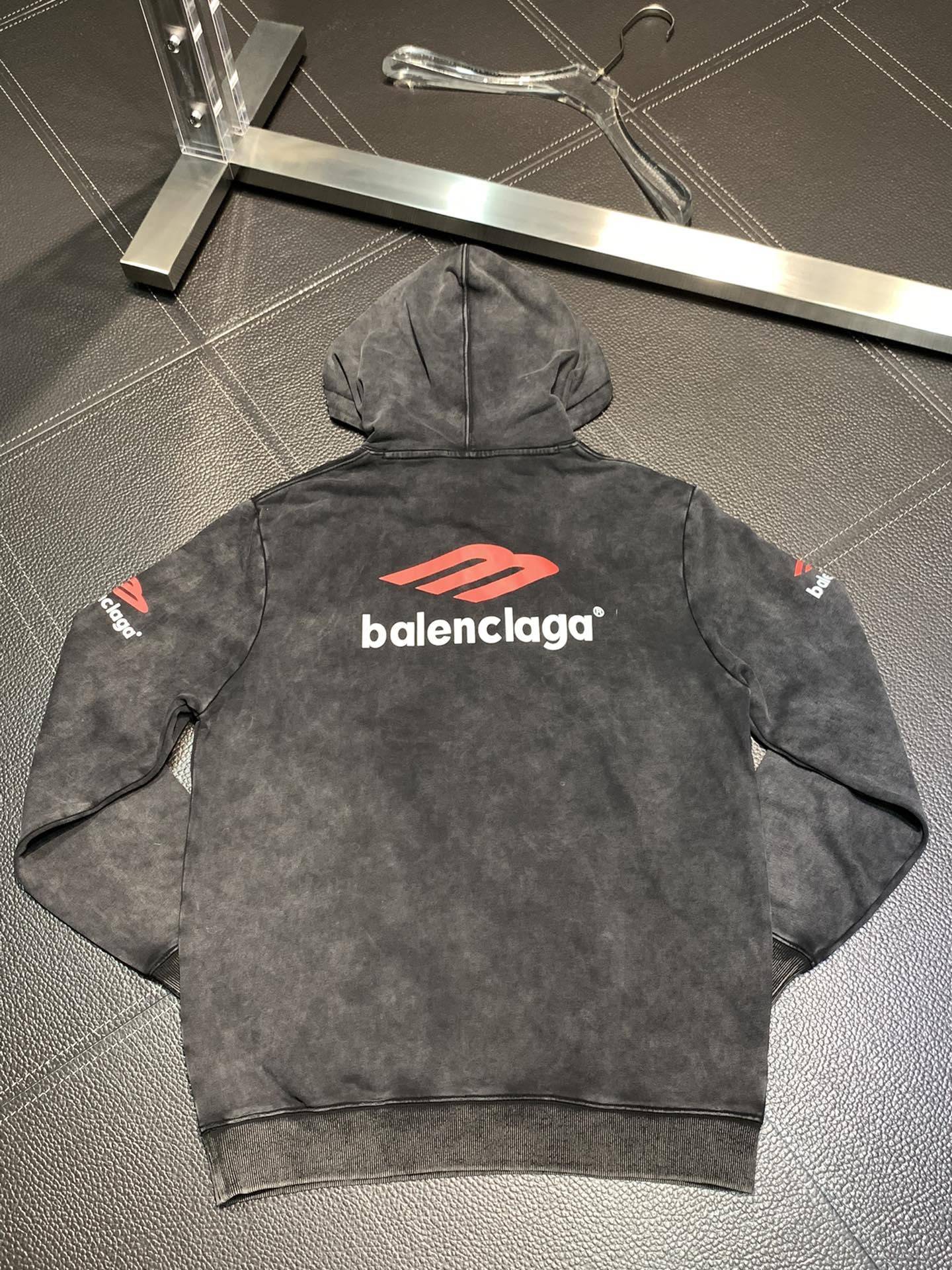 Ba1en*iaga  Men