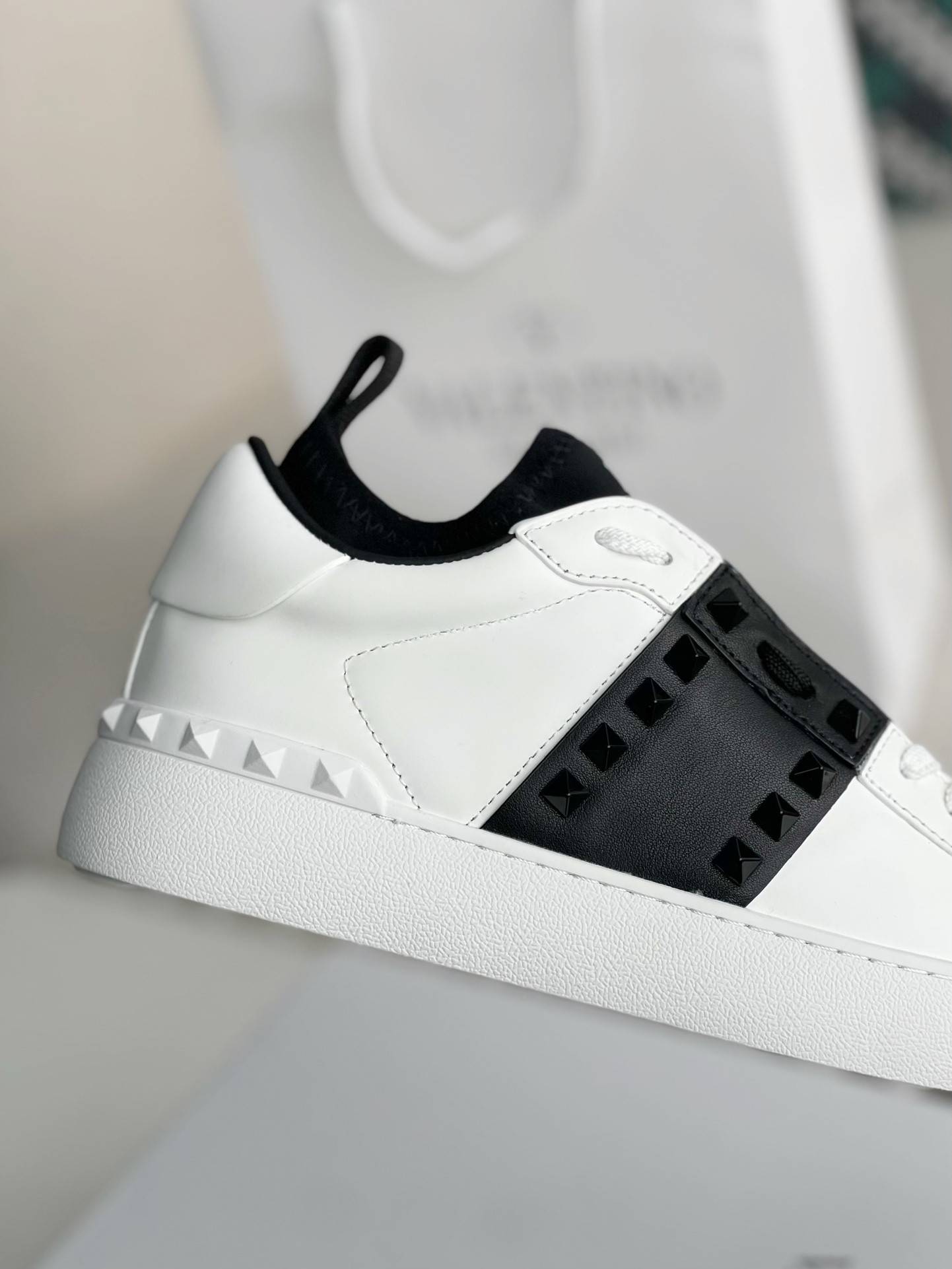 Va1e*ntin0 One Stud Sneakers