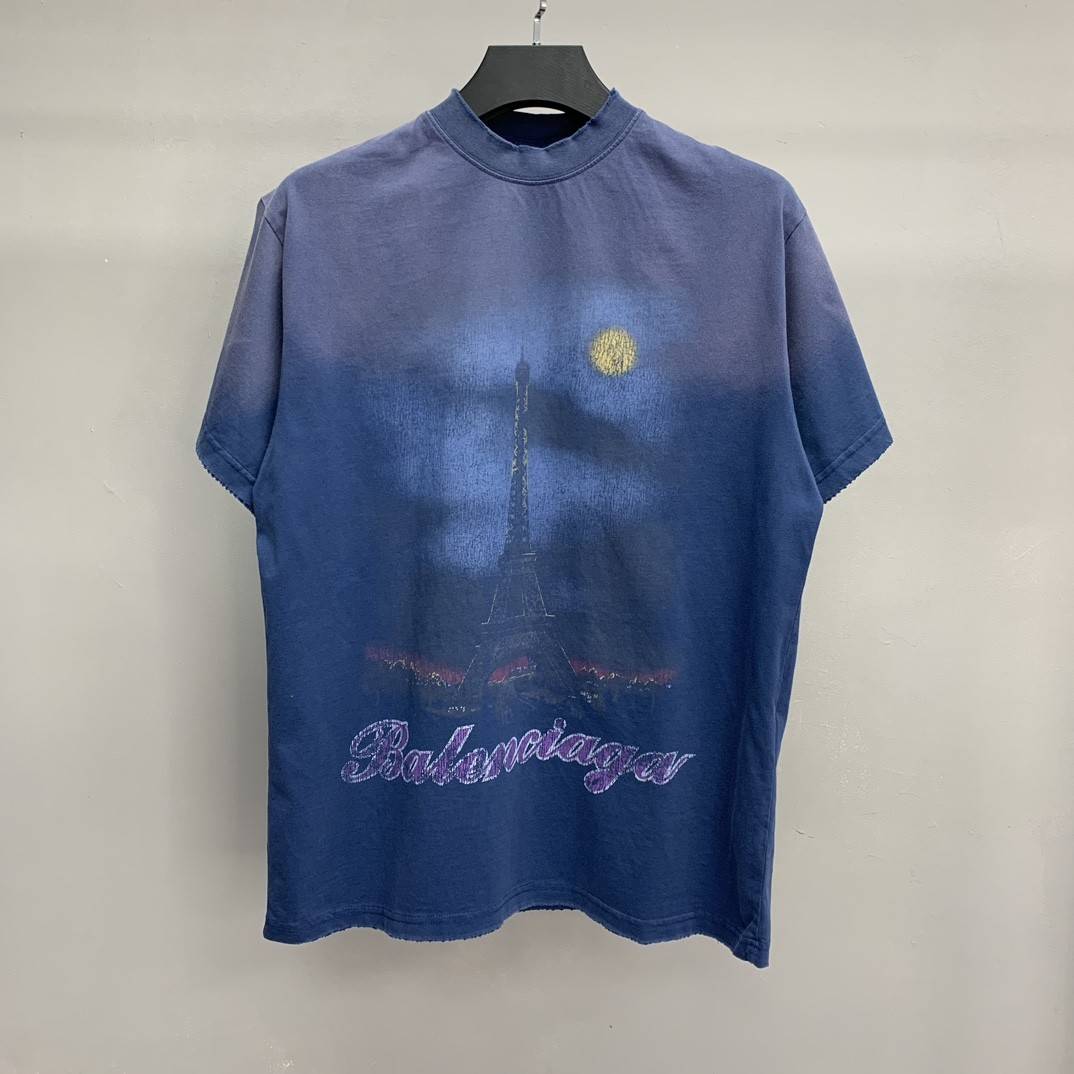 Ba1en*iaga Night View Tower T-shirt