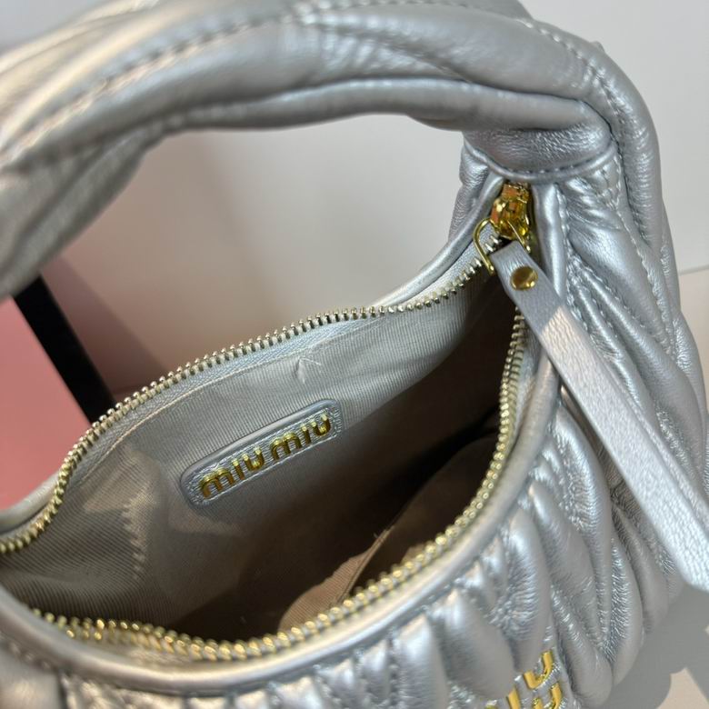 Miu Miu Wander silver matelassé bag