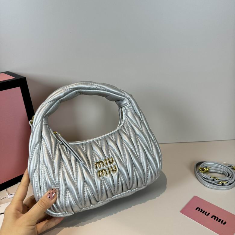 Miu Miu Wander silver matelassé bag