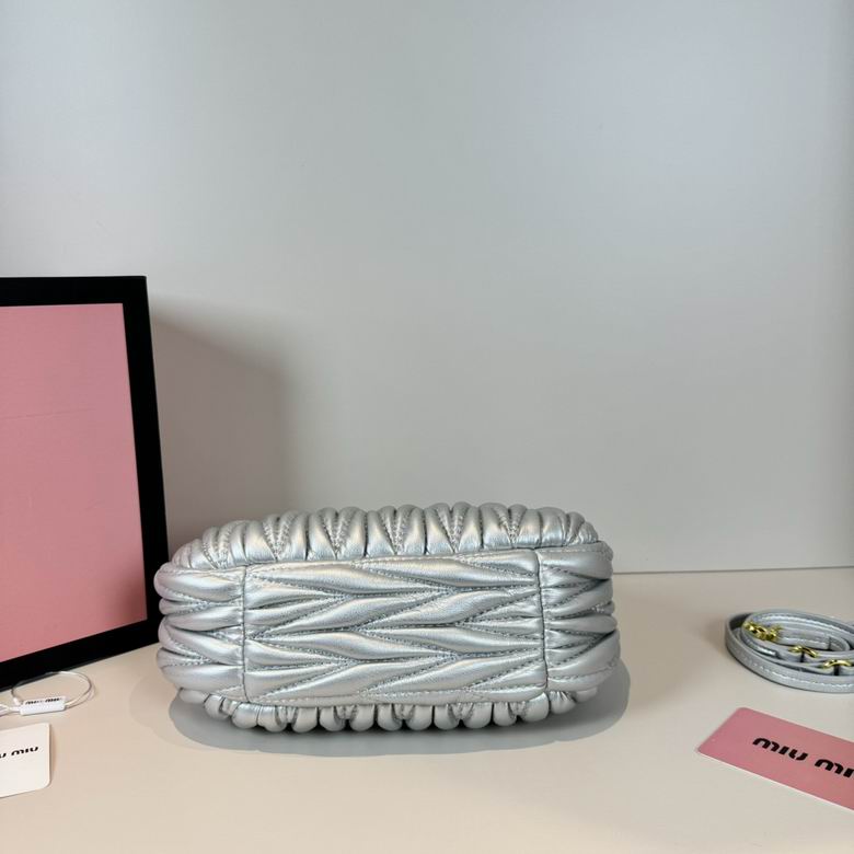 Miu Miu Wander silver matelassé bag