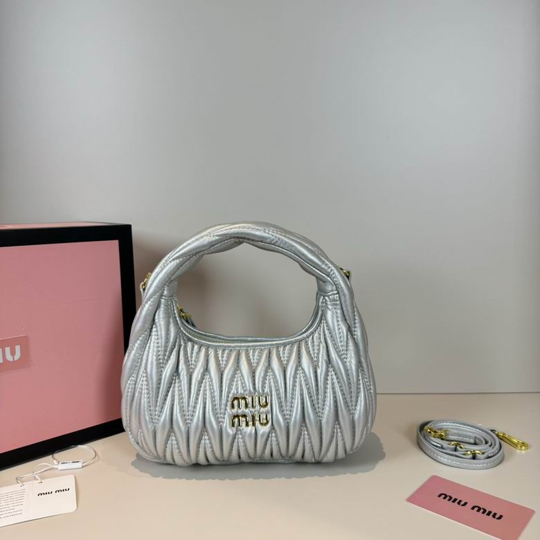 Miu Miu Wander silver matelassé bag