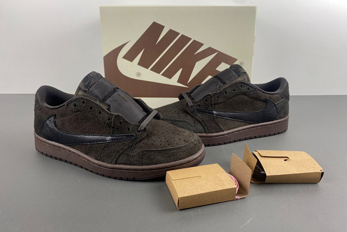 Travis Sco tt x Air Jordan 1 Low OG DM7866-202