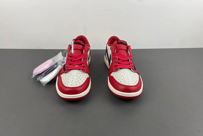Travis Scott x Air Jordan Chicago White Black Red DZ4137-700