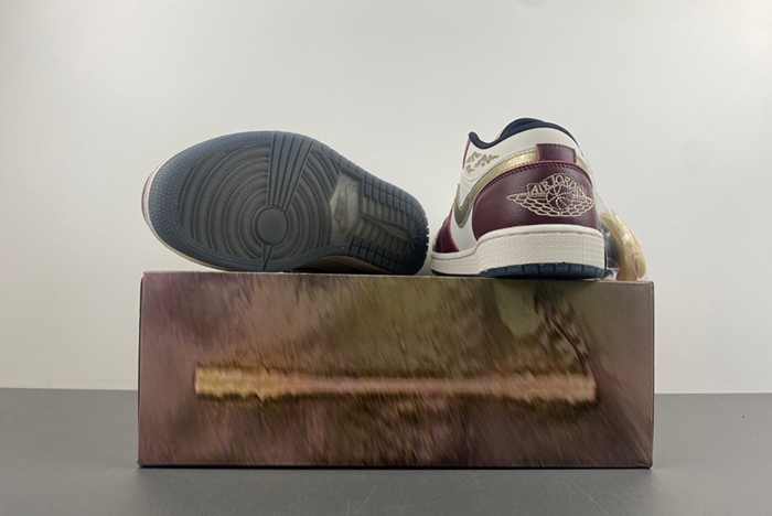 Travis Scott x Air Jordan 1  FJ5735-100