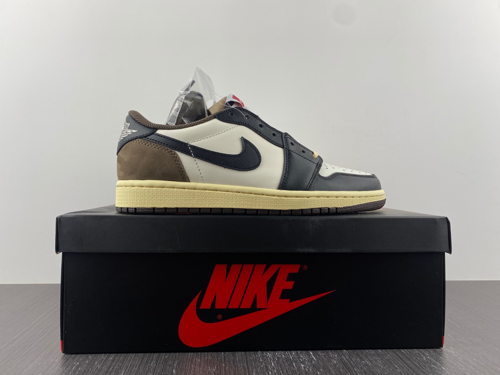 Travis Scott x Air Jordan 1 Low Dark Mocha Black