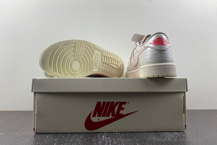 TS x AJ1 Travis Scott x Air Jordan 1 Low OG