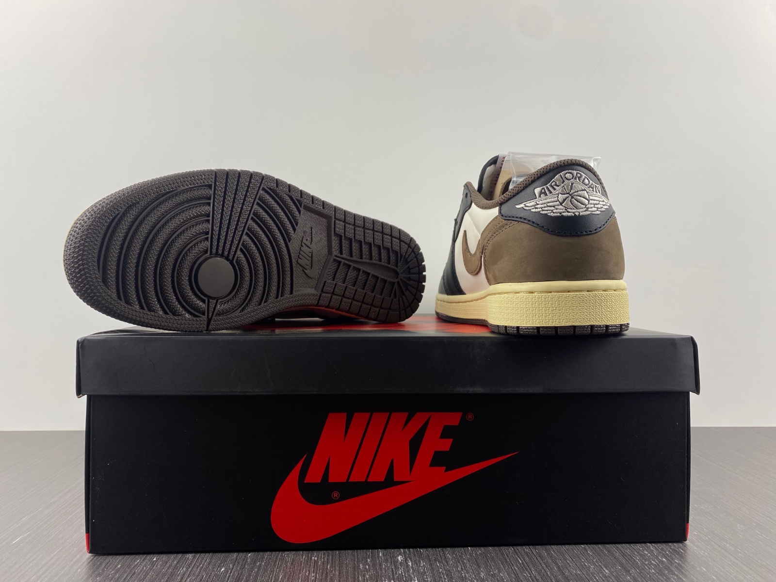 Travis Scott x Air Jordan 1 Low Dark Mocha Black