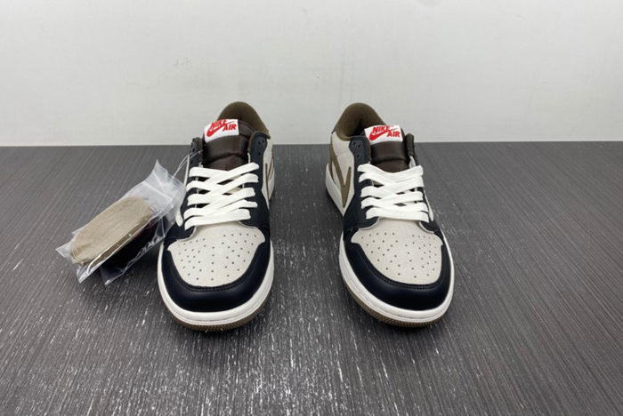 Travis Scott x Air Jordan 1 Low  DM7866-902