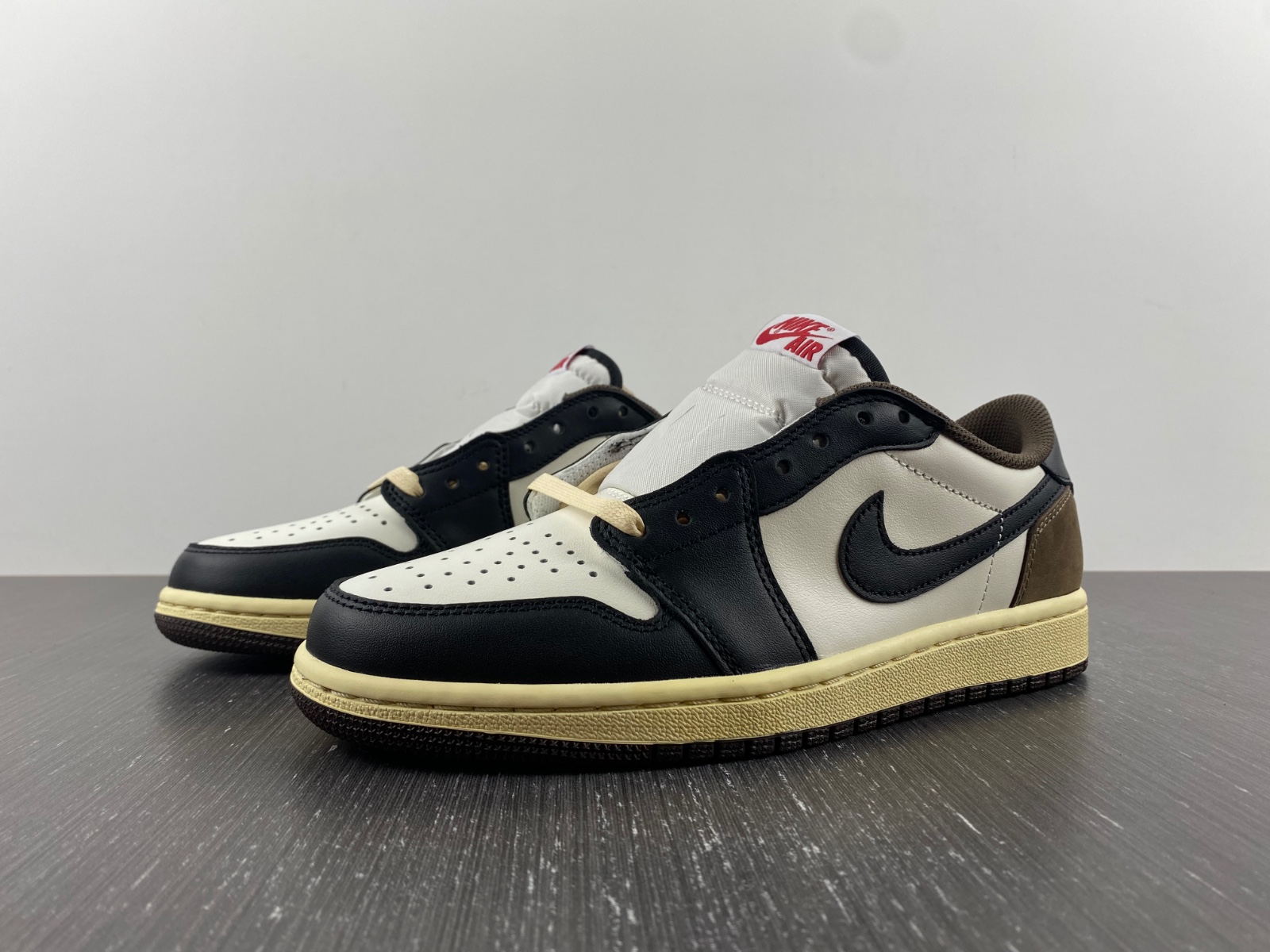 Travis Scott x Air Jordan 1 Low Dark Mocha Black