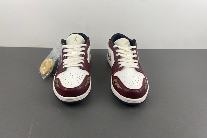 Travis Scott x Air Jordan 1  FJ5735-100