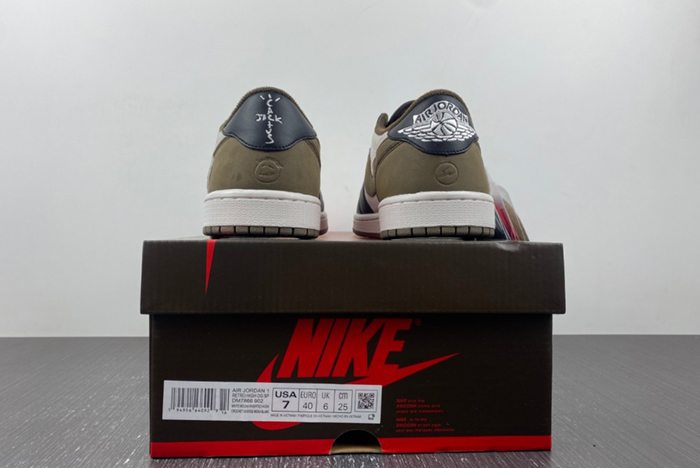 Travis Scott x Air Jordan 1 Low  DM7866-902