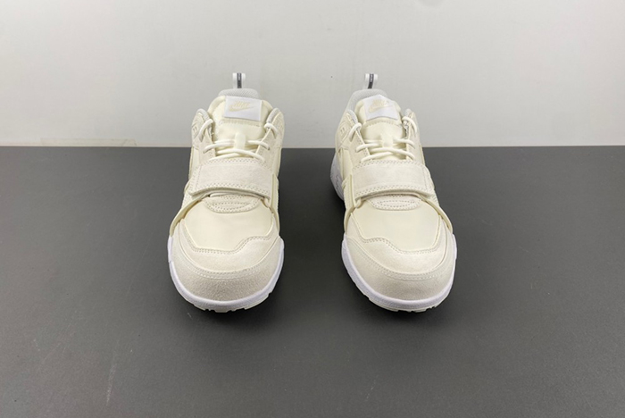 Nike Zoom Field Jaxx SP Travis Scott Sail