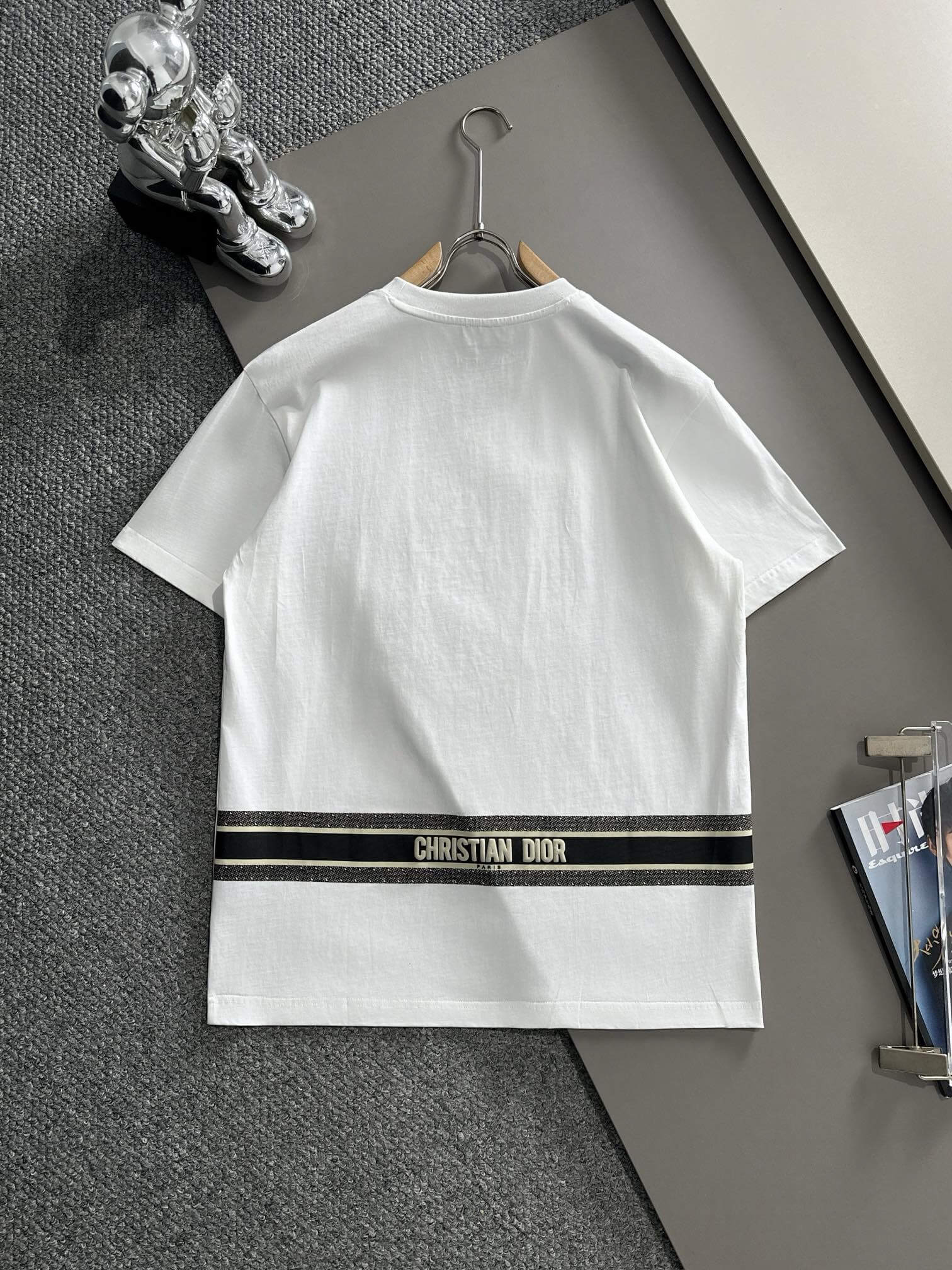 Classic Pattern Embroidery T Shirt