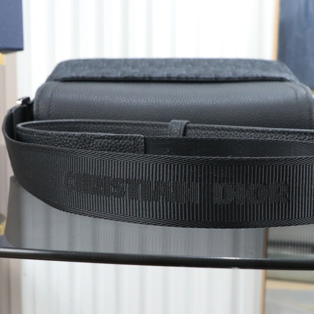 Chr1st1an D10r Essentials Saddle Carrying Bag (with shoulder straps) Small