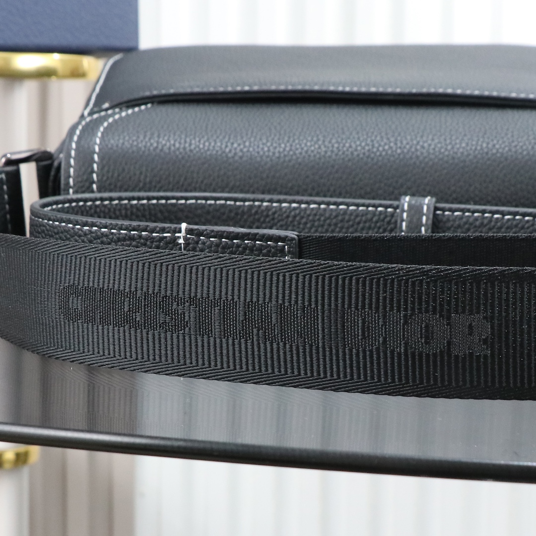 Chr1st1an D10r Essentials Saddle Carrying Bag (with shoulder straps) Small
