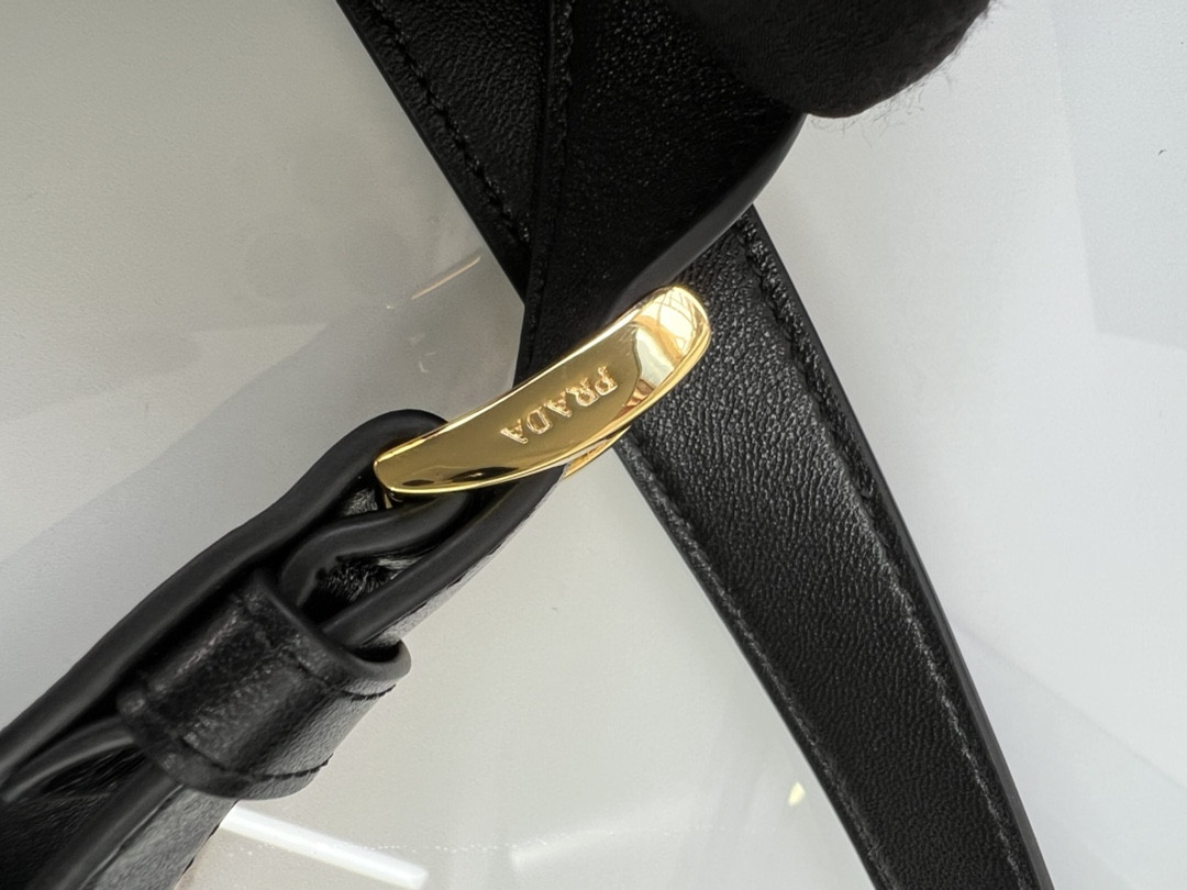 Pra*a Cleo Bag