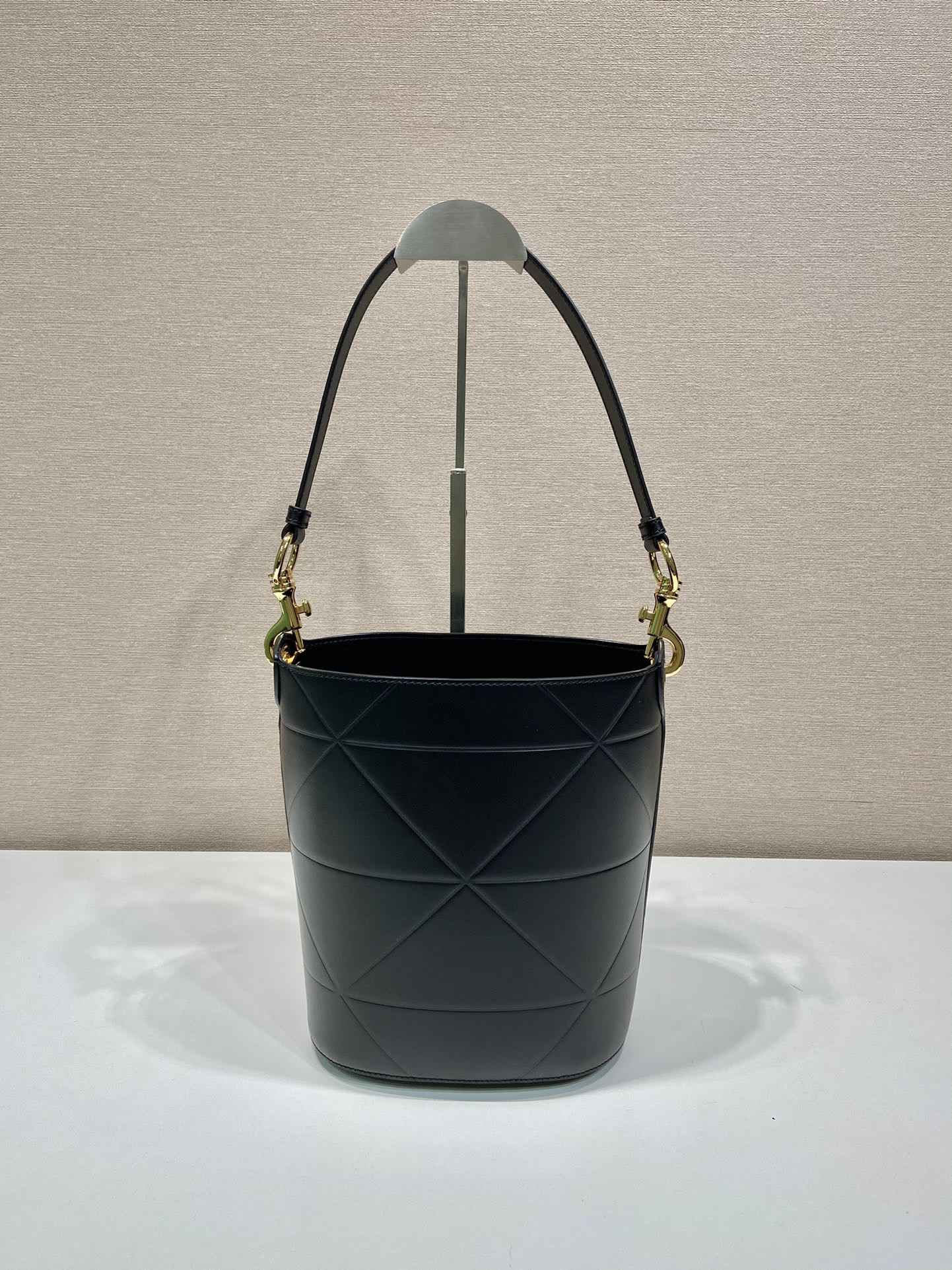 Pra*a Bucket Bag