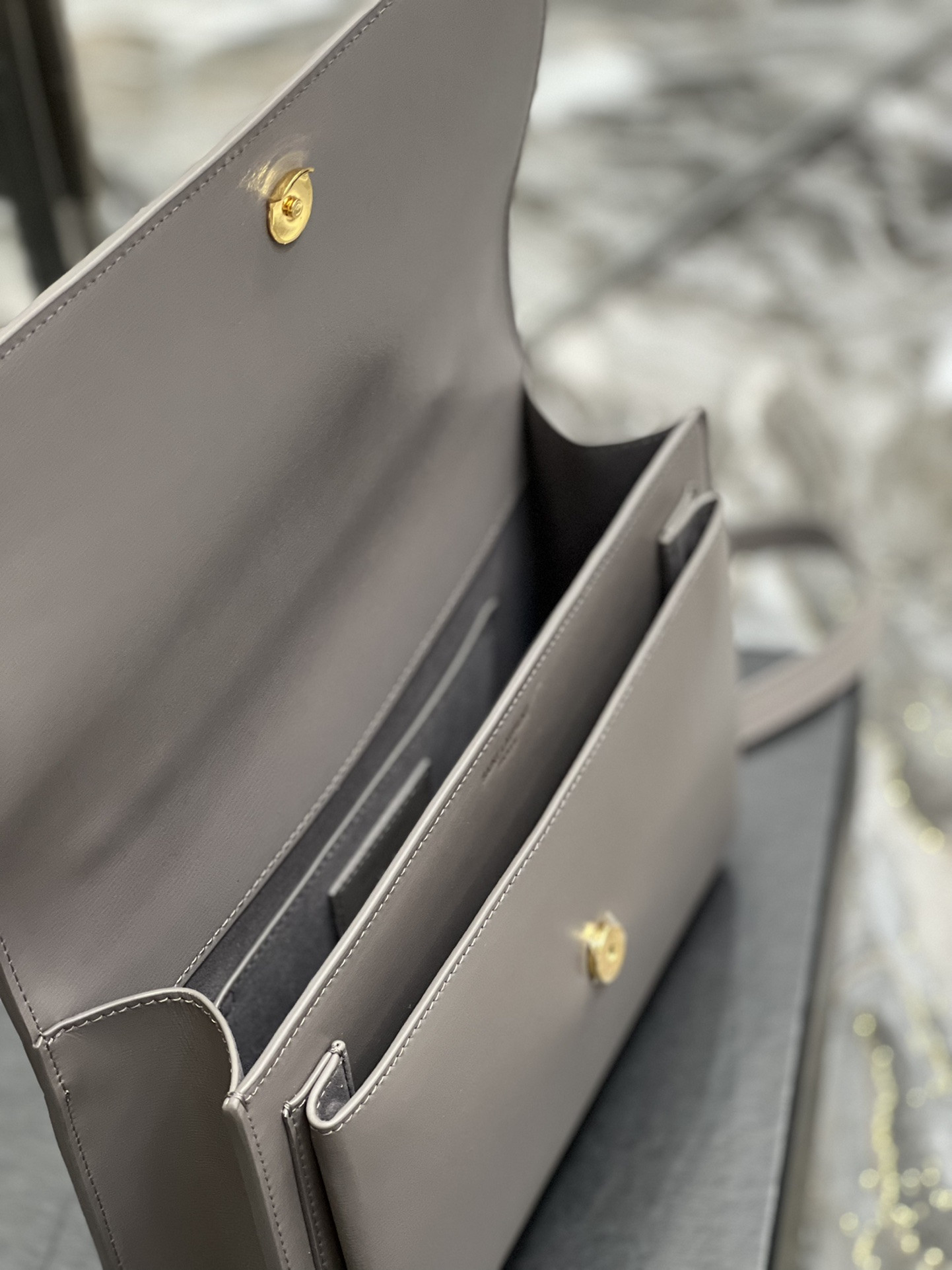 Y51 Sunset Medium Top Handle In Smooth Leather
