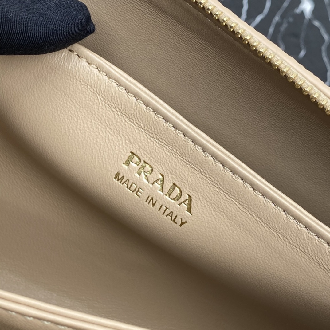 Pra*a Leather Shoulder Bag