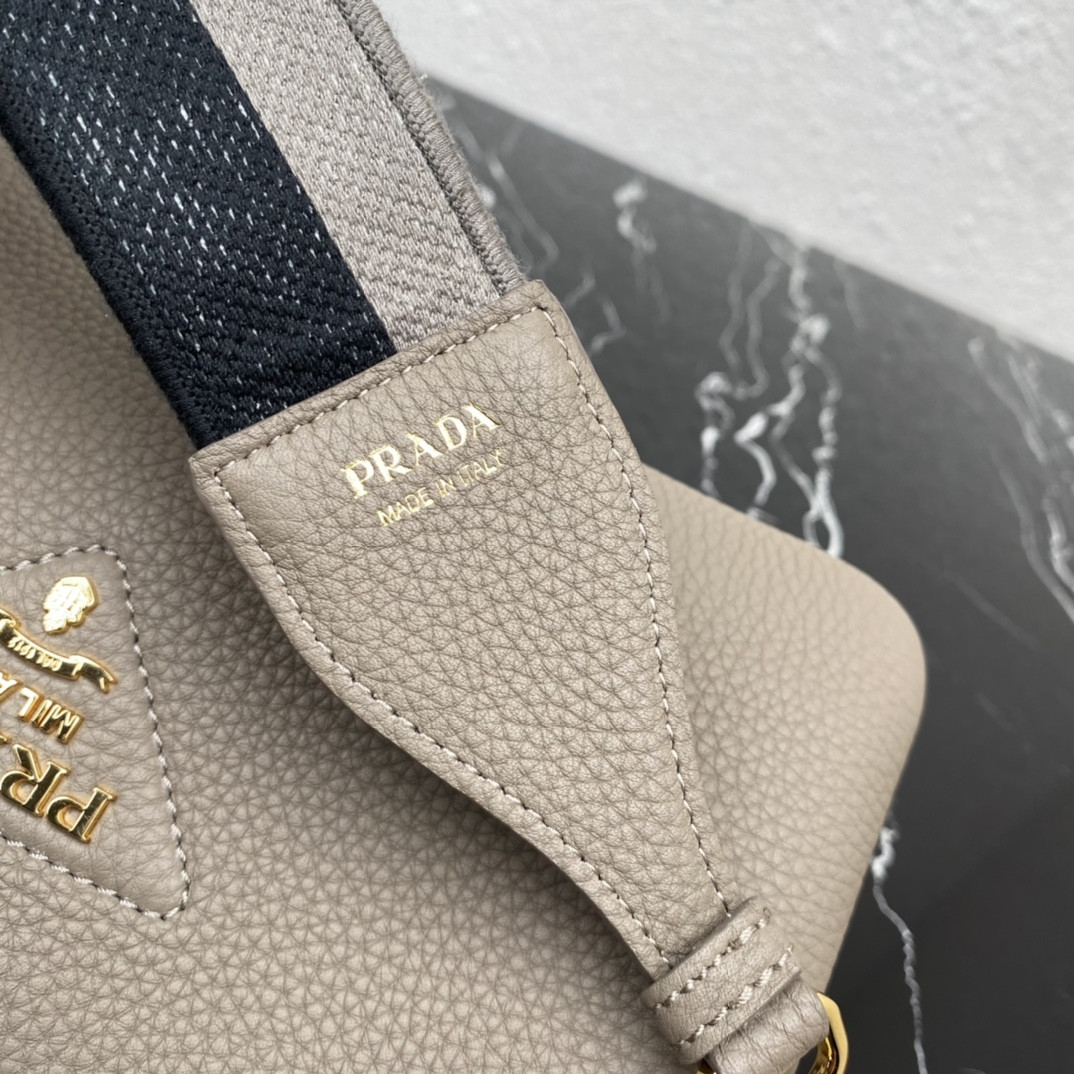 Pra*a Leather Shoulder Bag