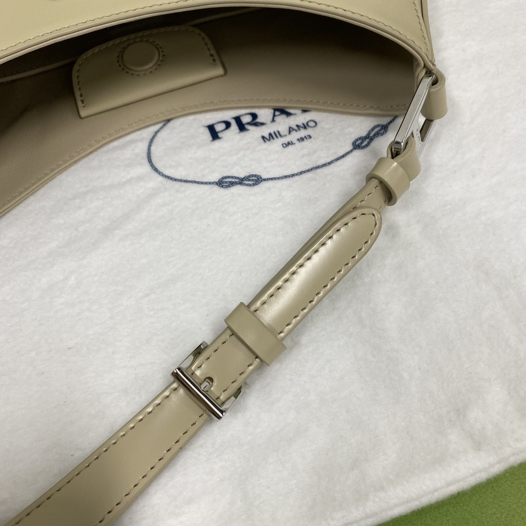 Pra*a Cleo Bag
