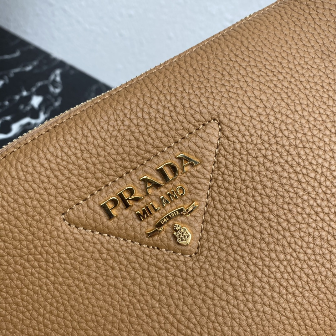 Pra*a Leather Shoulder Bag
