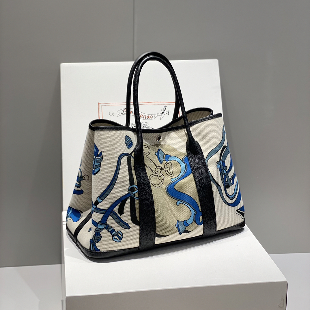 H**me5 painted graffiti French fjord imported original cowhide wax thread sewing master craft painted canvas 36*30cm