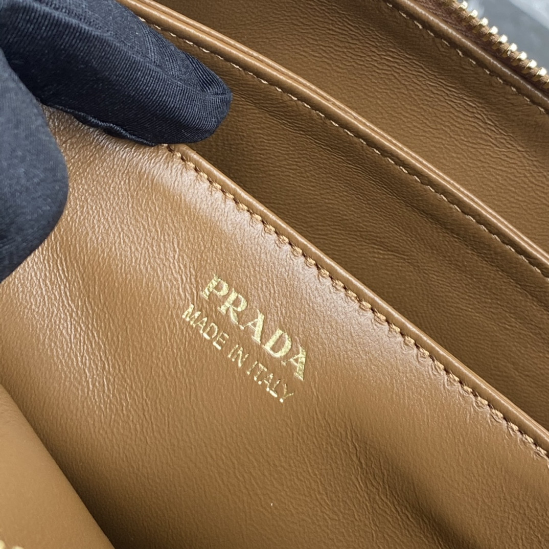 Pra*a Leather Shoulder Bag