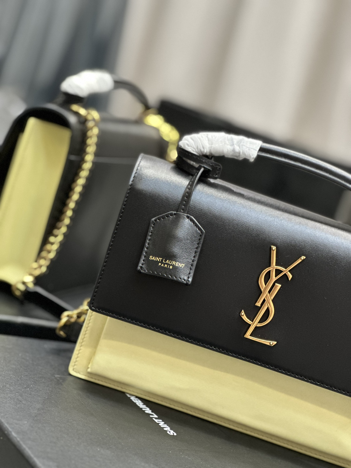 Y51 Sunset Medium Top Handle In Smooth Leather