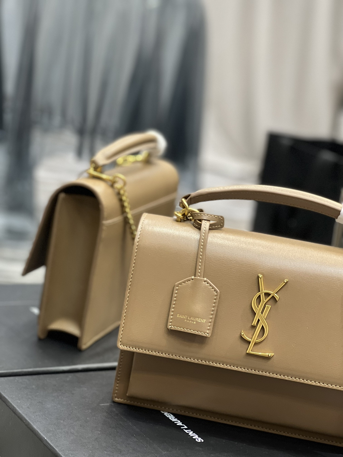 Y51 Sunset Medium Top Handle In Smooth Leather