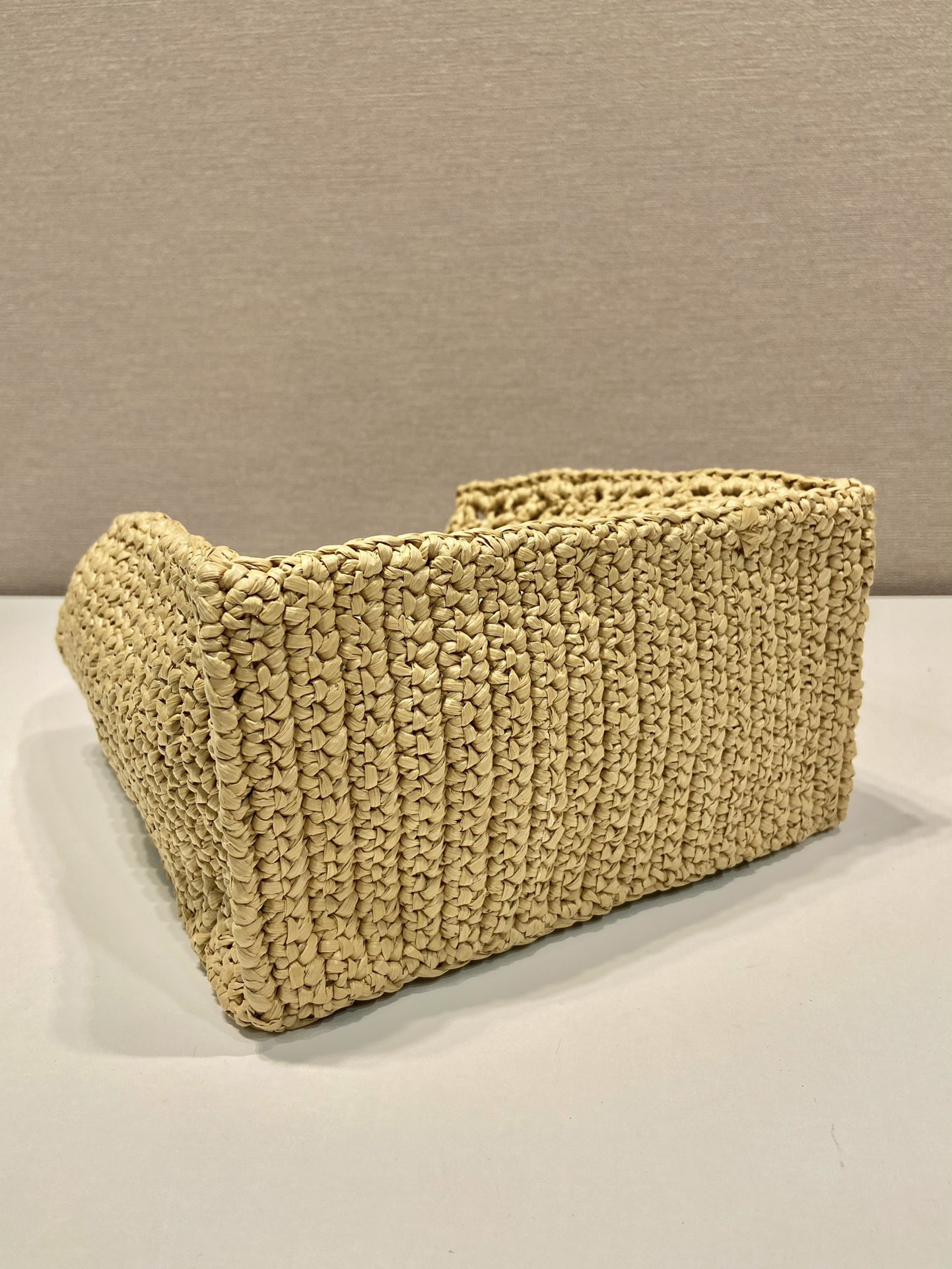 Pra*a Crochet Tote Bag