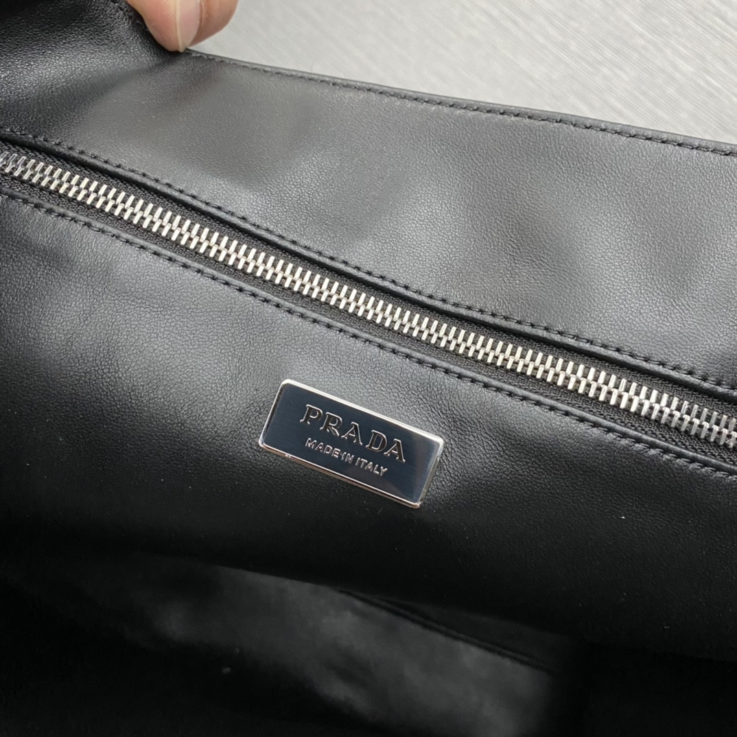 Pra*a Large Antique Tote Bag