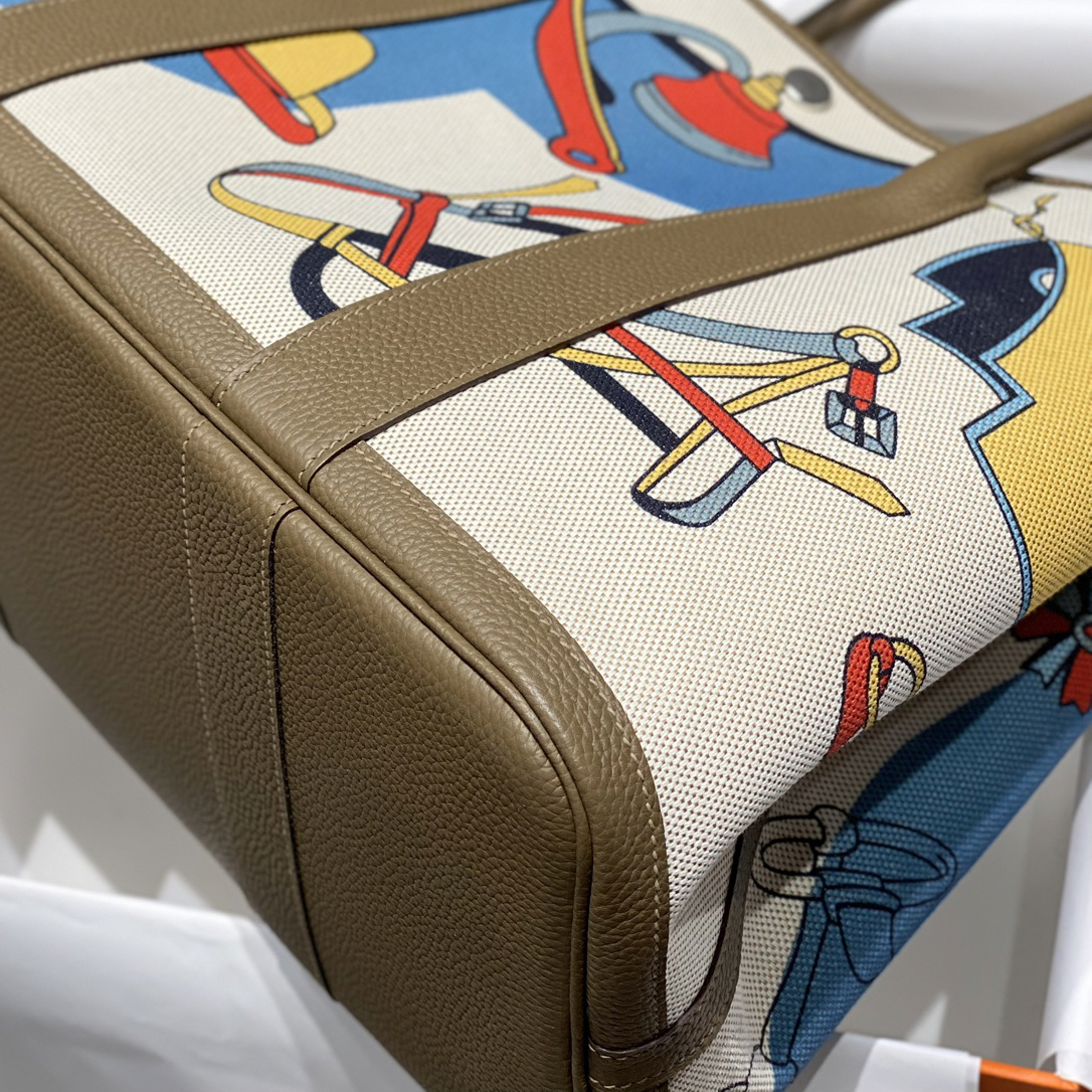H**me5 painted graffiti French fjord imported original cowhide wax thread sewing master craft painted canvas 36*30cm