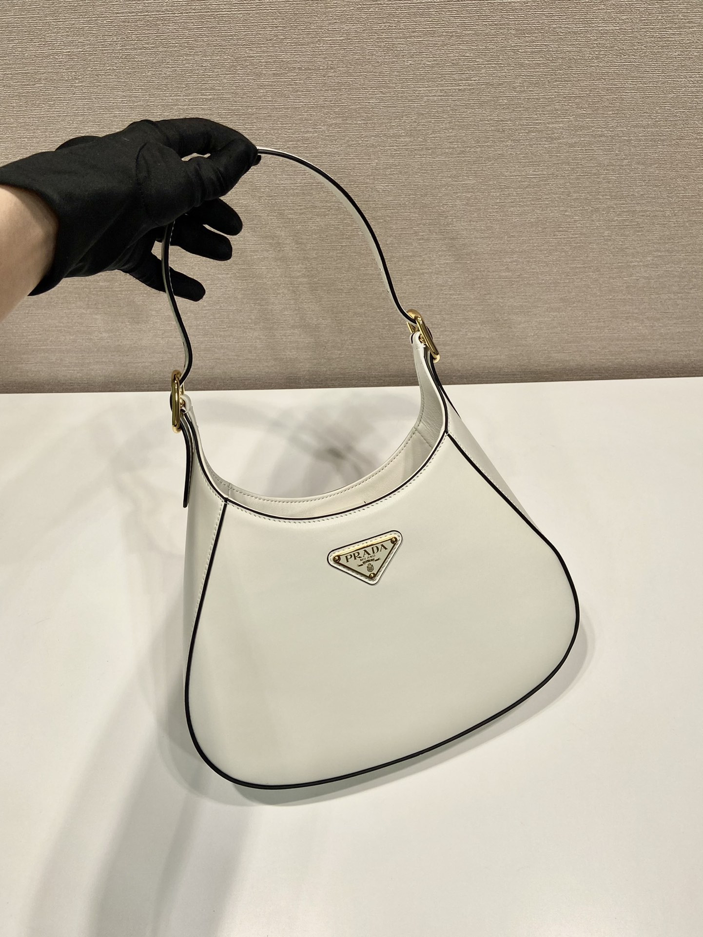 Pra*a Cleo Bag