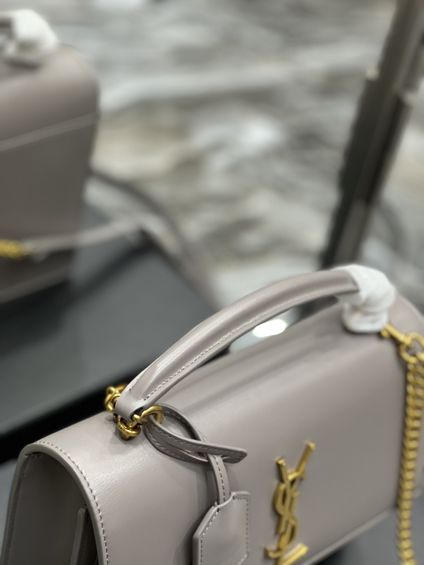 Y51 Sunset Medium Top Handle In Smooth Leather