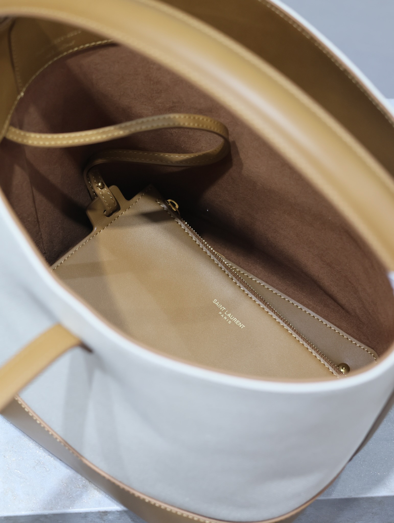 Y51 Le 5à7 Bucket
