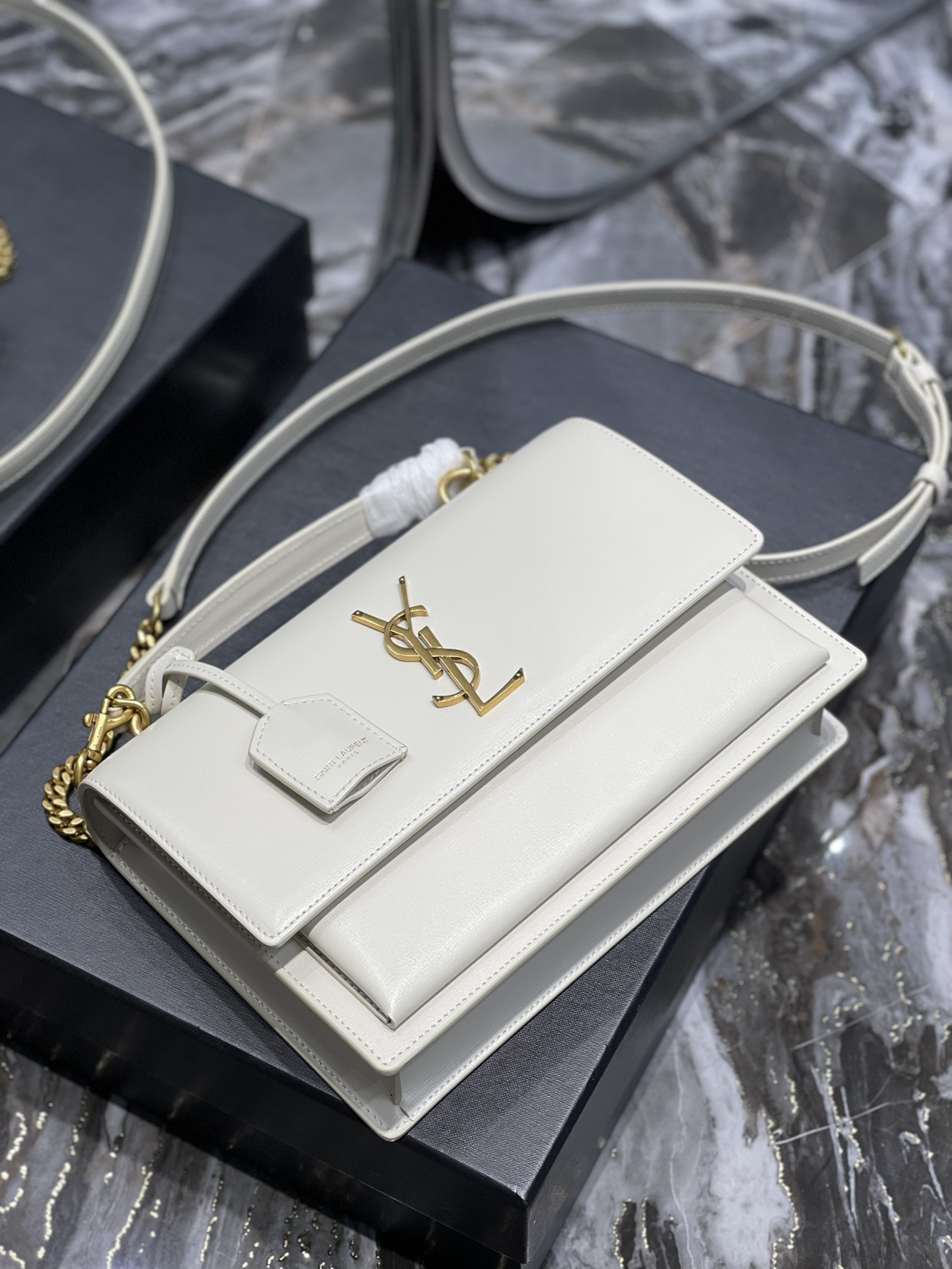 Y51 Sunset Medium Top Handle In Smooth Leather