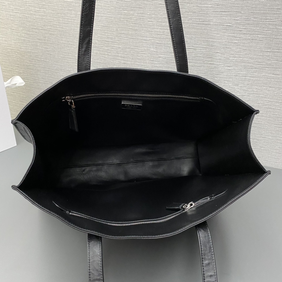 Pra*a Large Antique Tote Bag