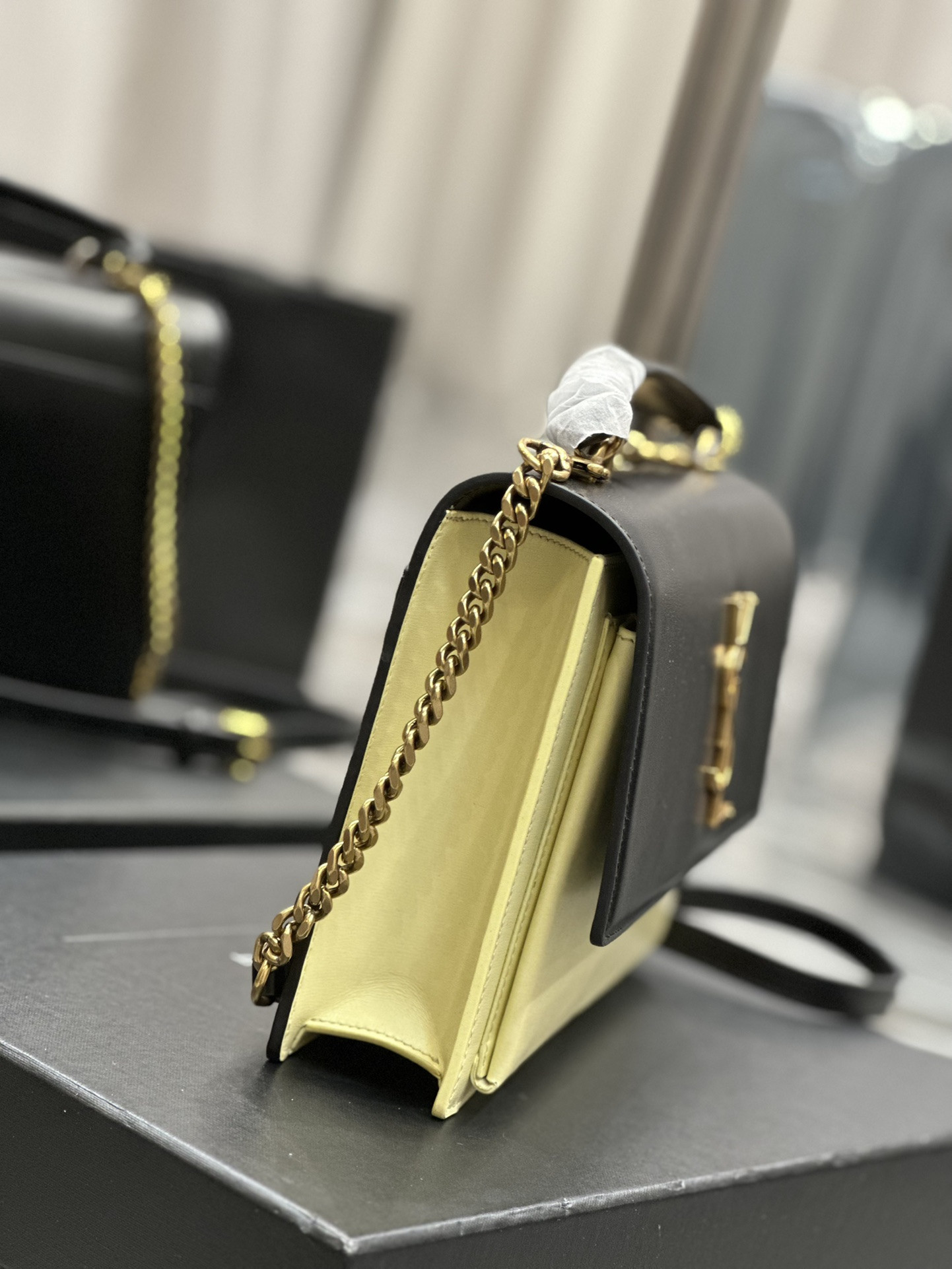 Y51 Sunset Medium Top Handle In Smooth Leather