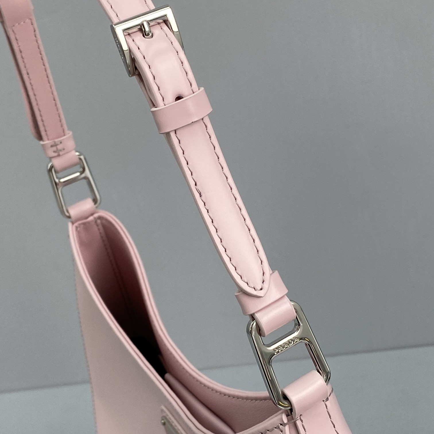 Pra*a Cleo Bag