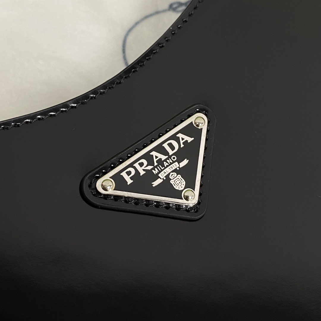 Pra*a Cleo Bag