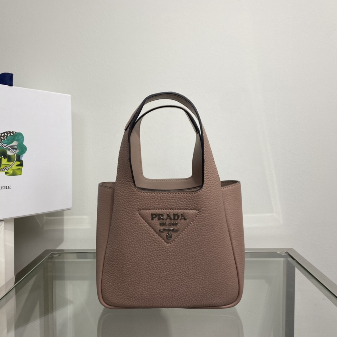 Pra*a Crochet Tote Bag