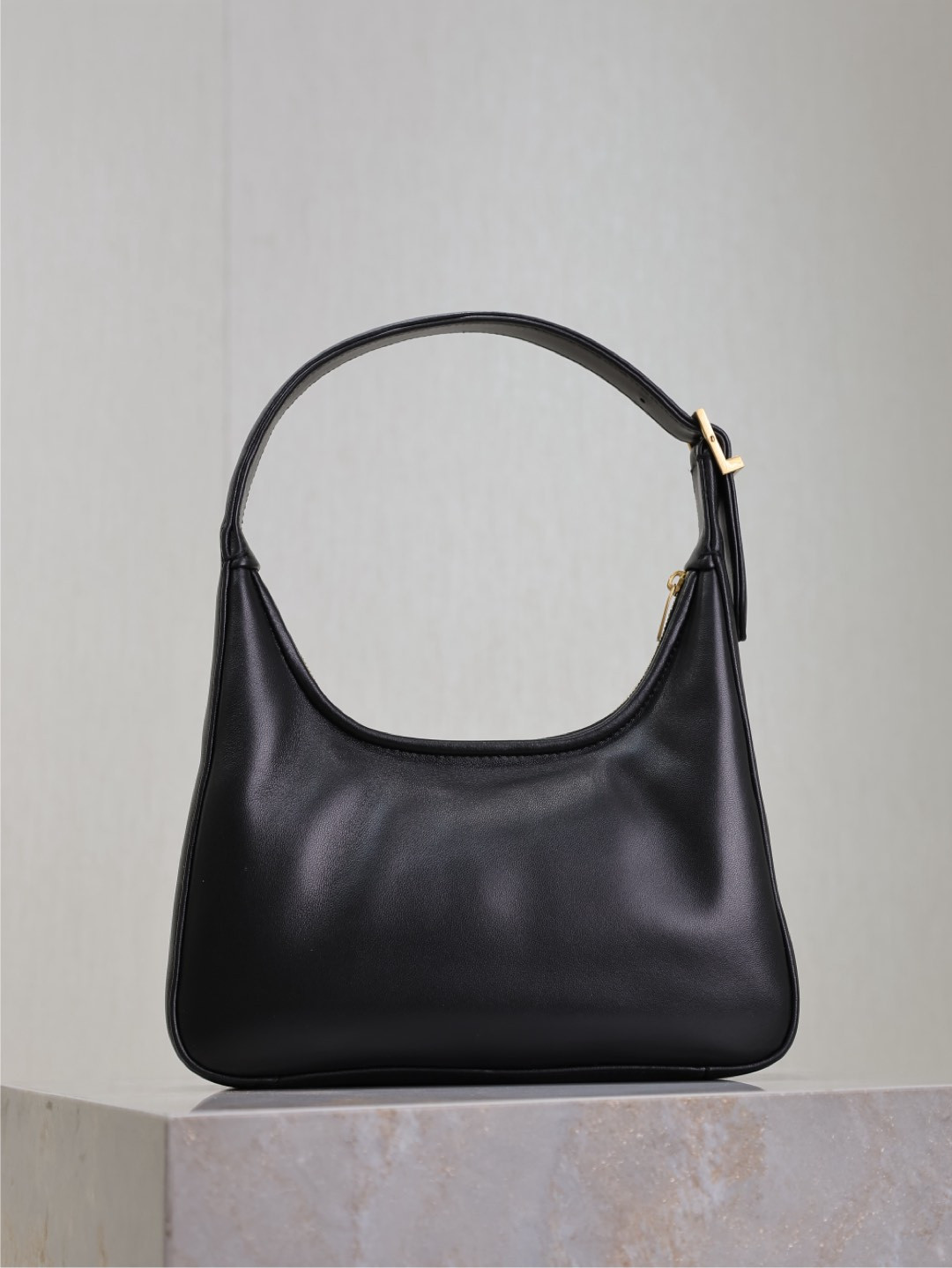 Y51 Calypso Bag